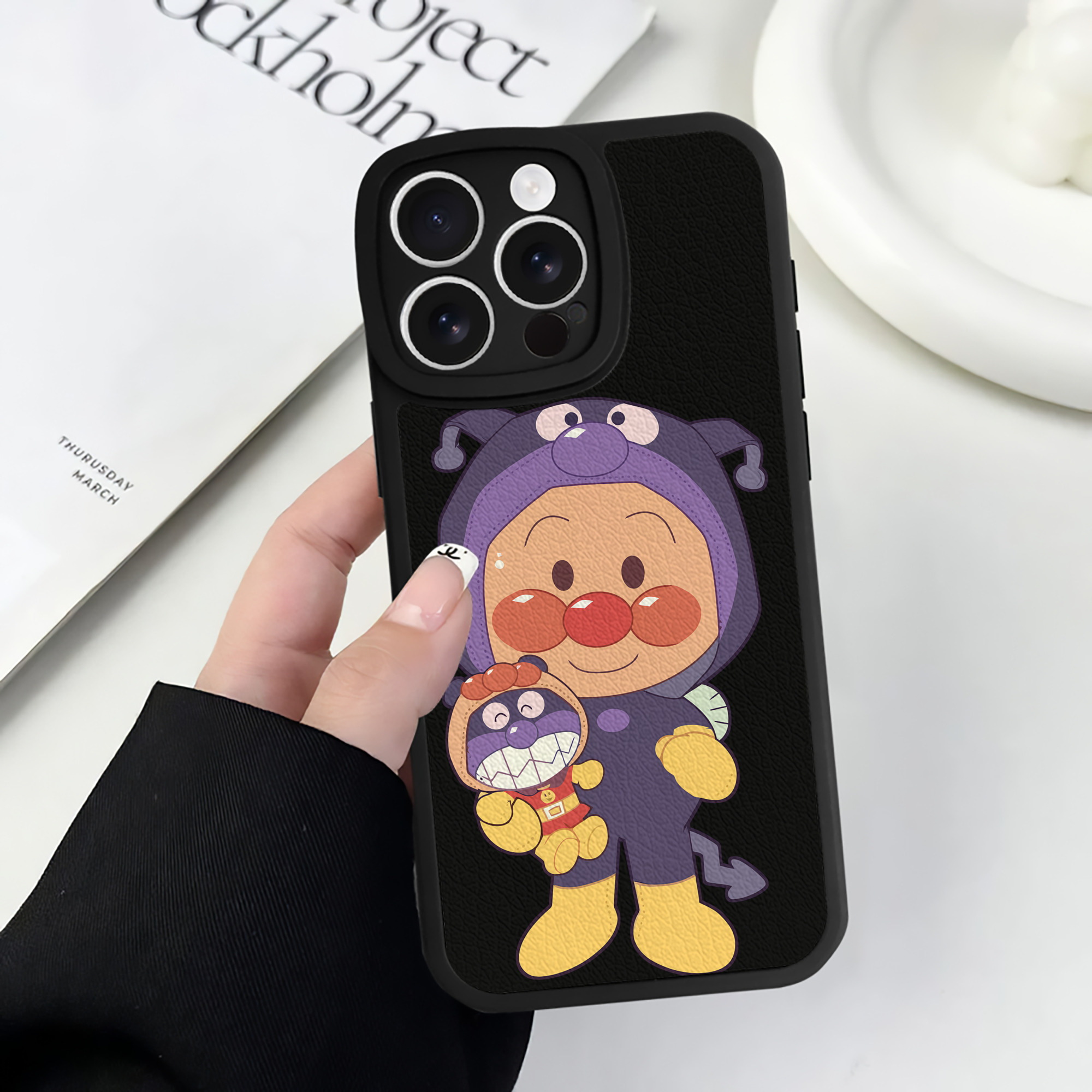 （画像用） アンパンマン Anpanman 【iPhone 16シリーズ対応】シリコンスマホケース（レザー調） 材質：シリコン